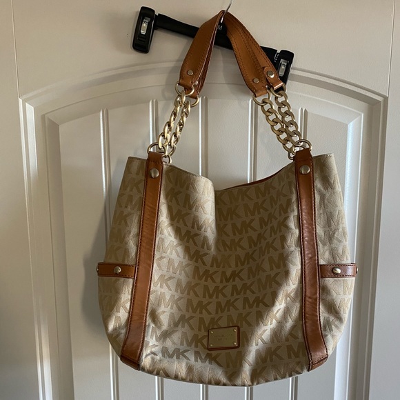 Michael Kors Handbags - Michael Knors purse